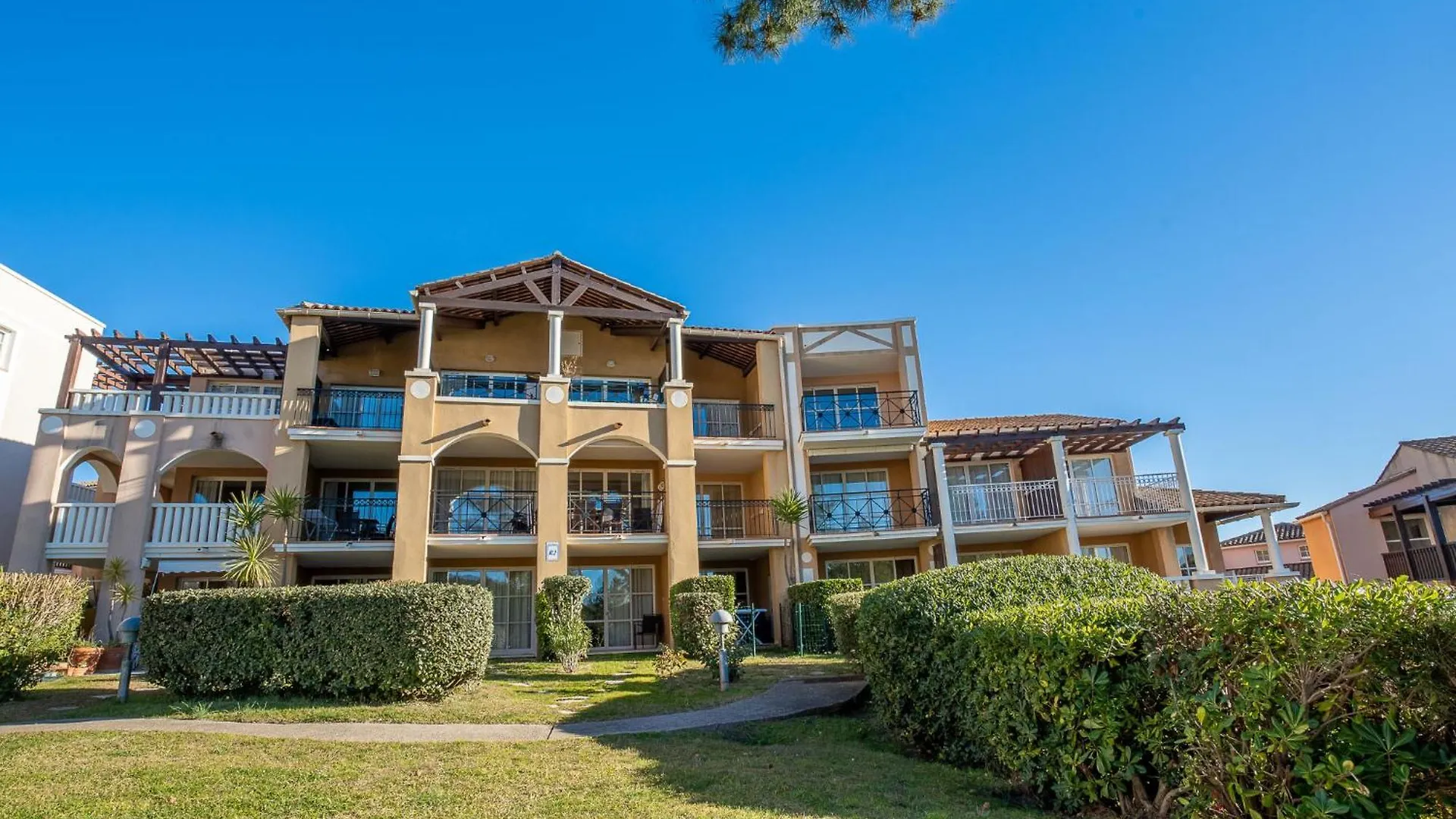 Apartment Village Cap Esterel - L'Esquinade-109 By Interhome Saint-Raphael